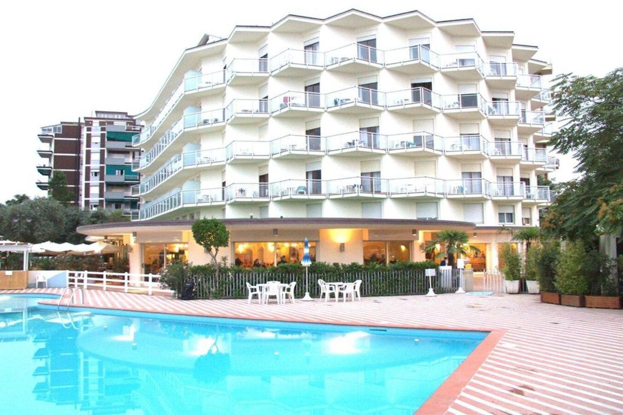 Hotel Bellevue Beach - Sul Mare Milano Marittima Ngoại thất bức ảnh