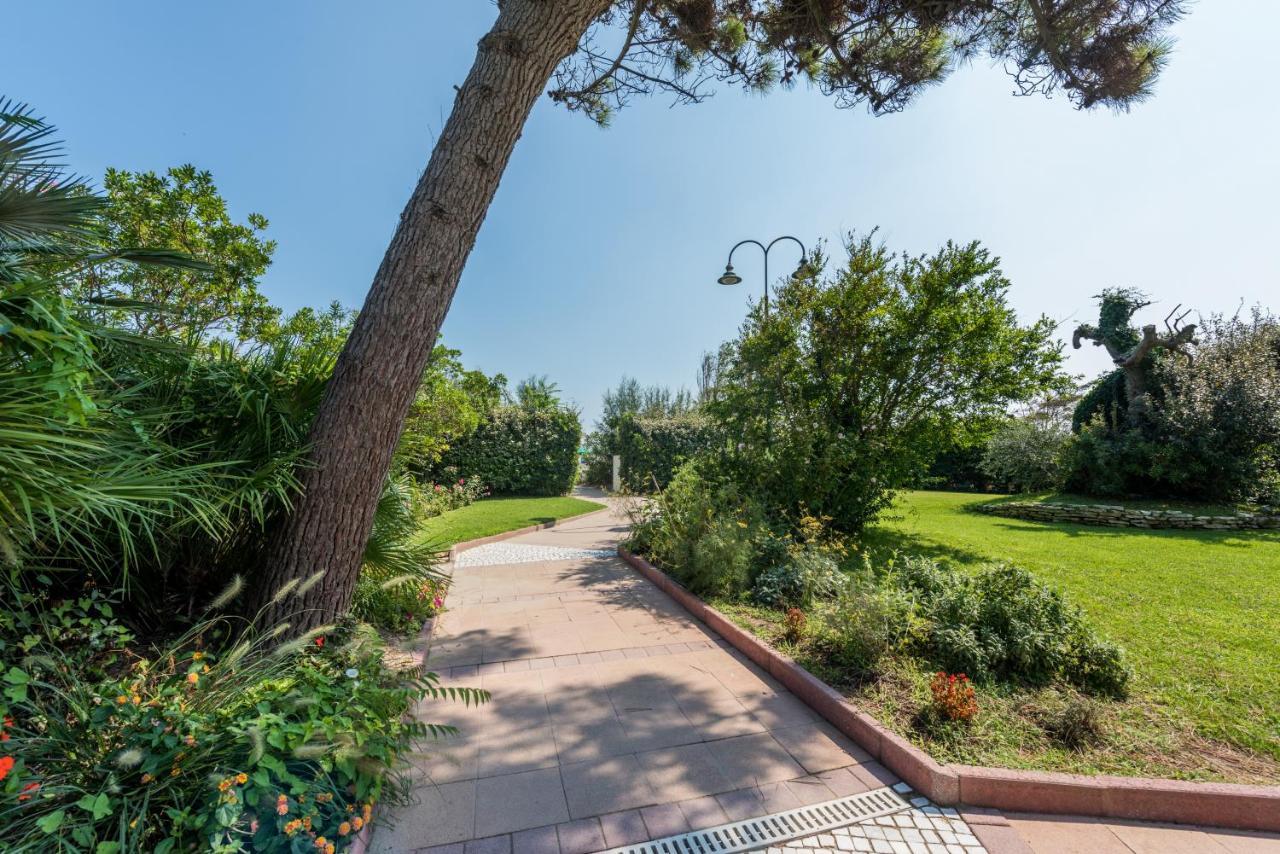 Hotel Bellevue Beach - Sul Mare Milano Marittima Ngoại thất bức ảnh