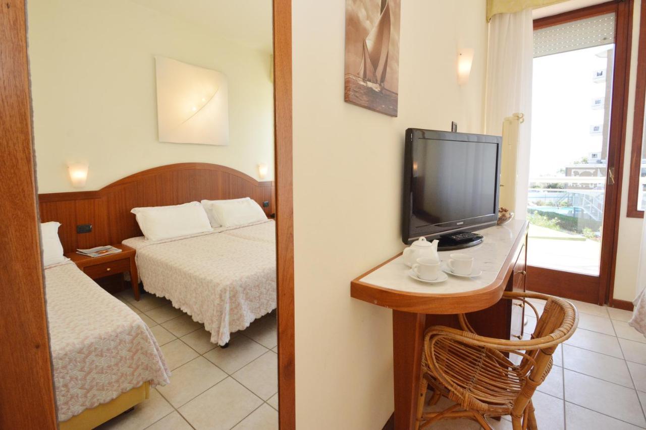 Hotel Bellevue Beach - Sul Mare Milano Marittima Ngoại thất bức ảnh