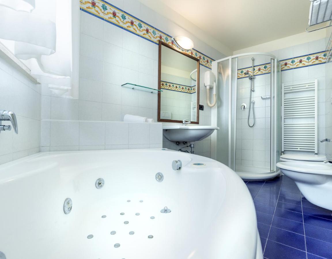 Hotel Bellevue Beach - Sul Mare Milano Marittima Ngoại thất bức ảnh