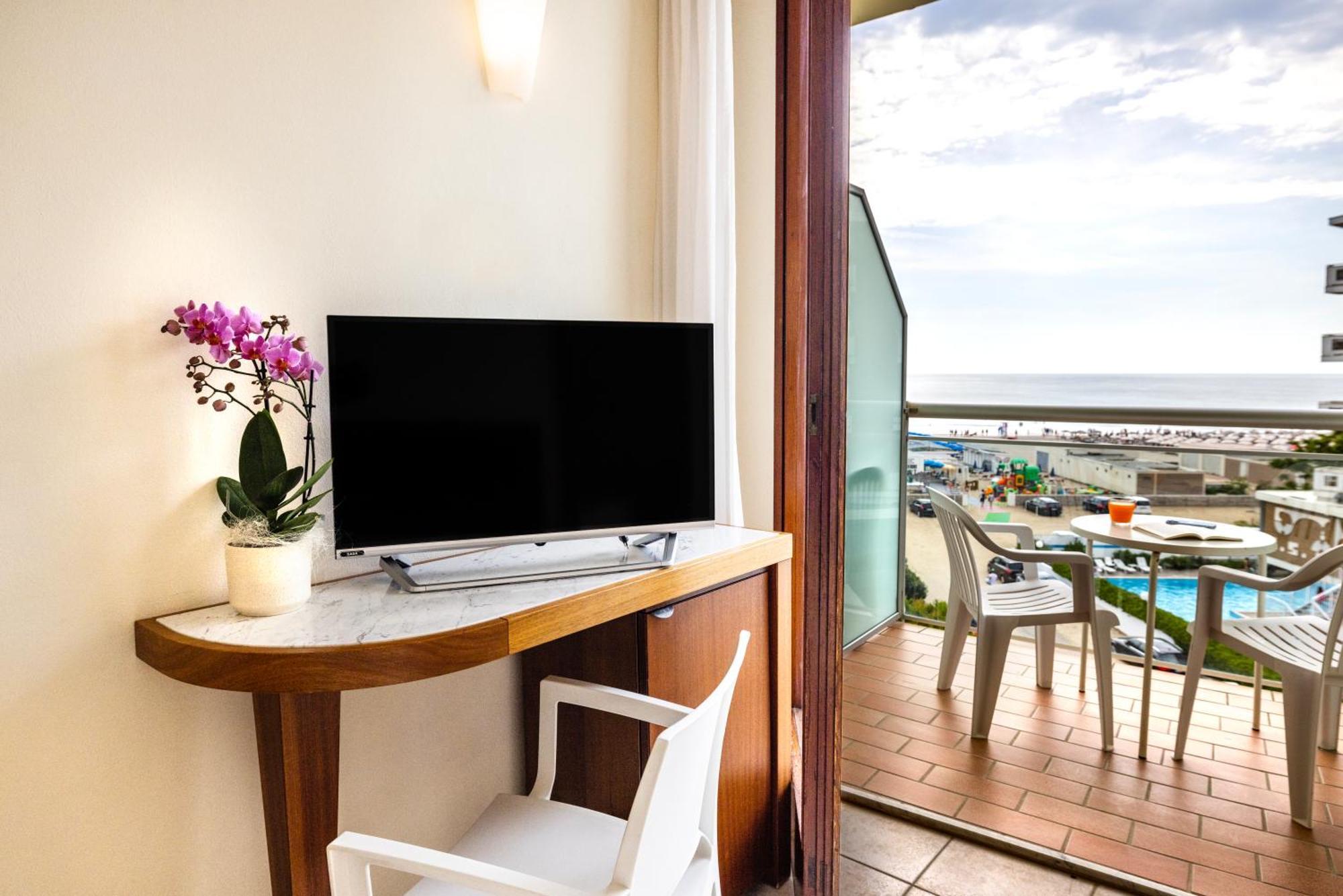 Hotel Bellevue Beach - Sul Mare Milano Marittima Ngoại thất bức ảnh